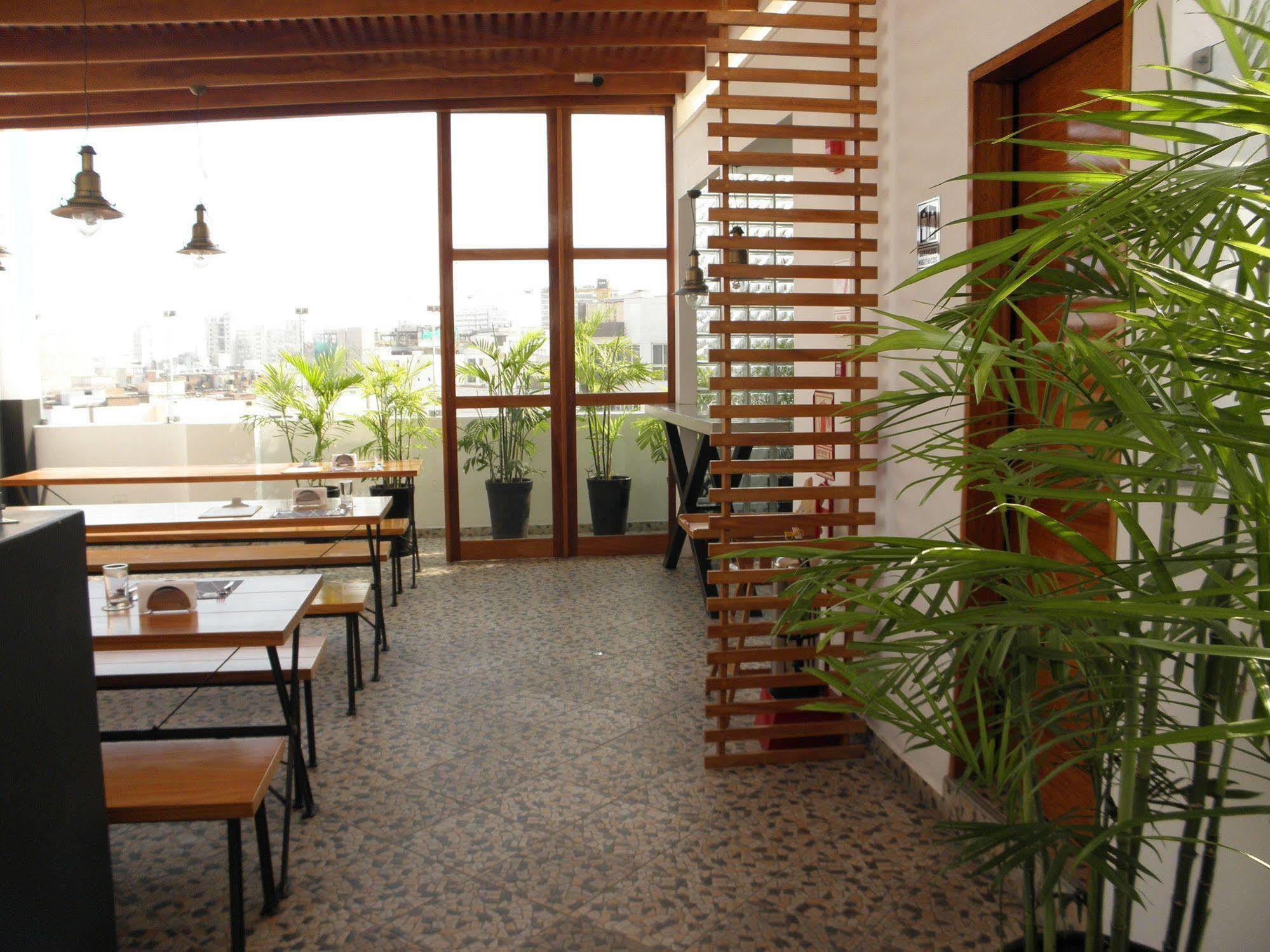 The Point Miraflores, Lima Luaran gambar